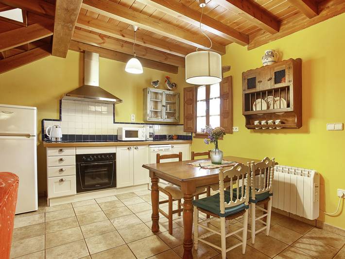 Casa rural para 4 personas, con piscina además de jardín y terraza en Comarca de la Sidra - 3