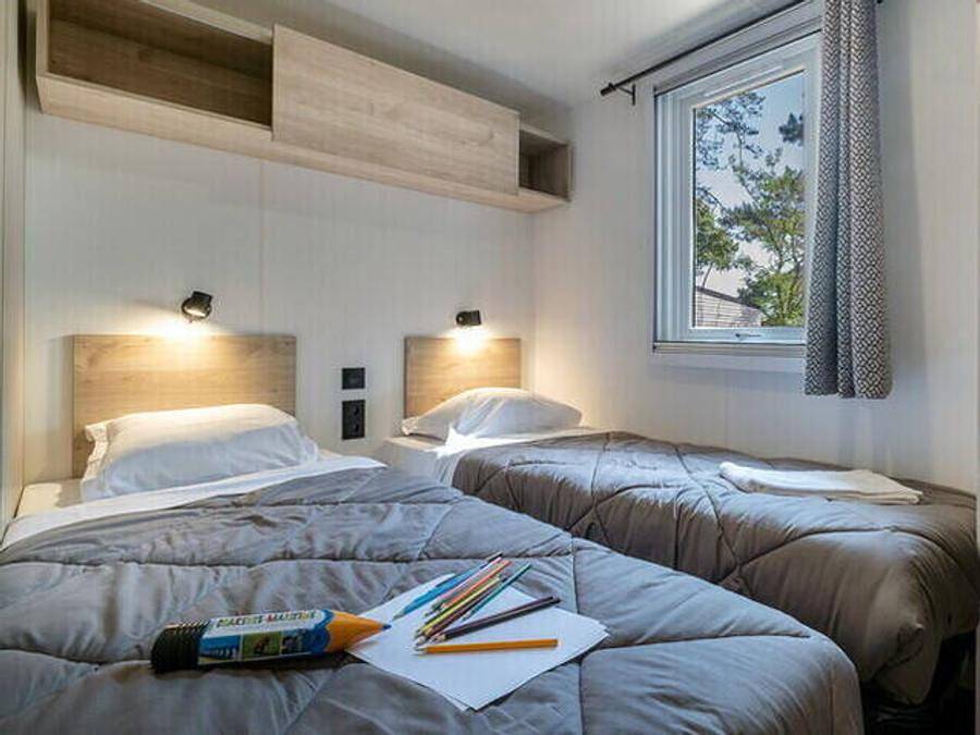 Hu Altomincio village - Mobile home 6 persons - Mobil-home | Premium | 3 Bedrooms | 6 Pers. | Terrace Lounge | Air-con. in Valeggio sul Mincio, Verona Province