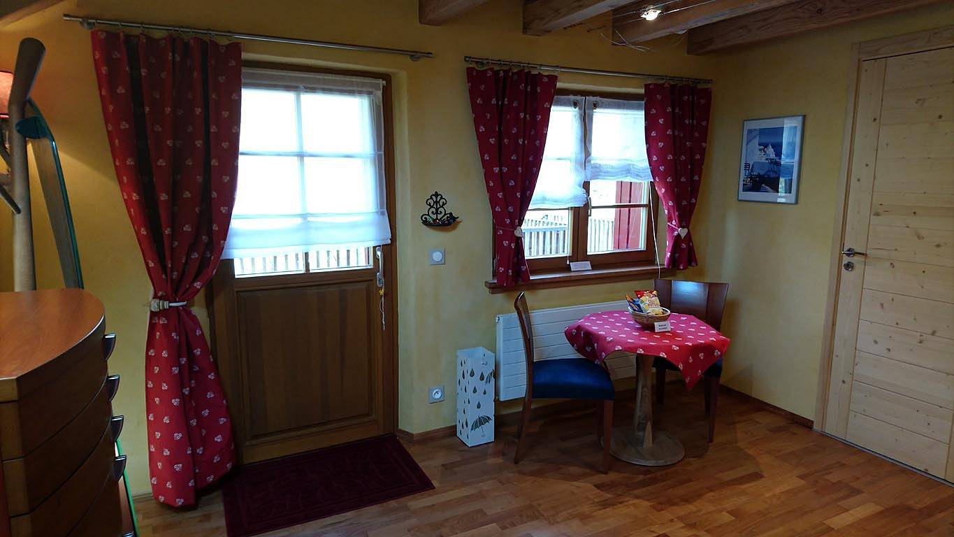 "Chambre Merisier" avec balcon dans ferme avec étang - Chambre Merisier in Faucogney-et-la-Mer, Parc naturel régional des Ballons des Vosges
