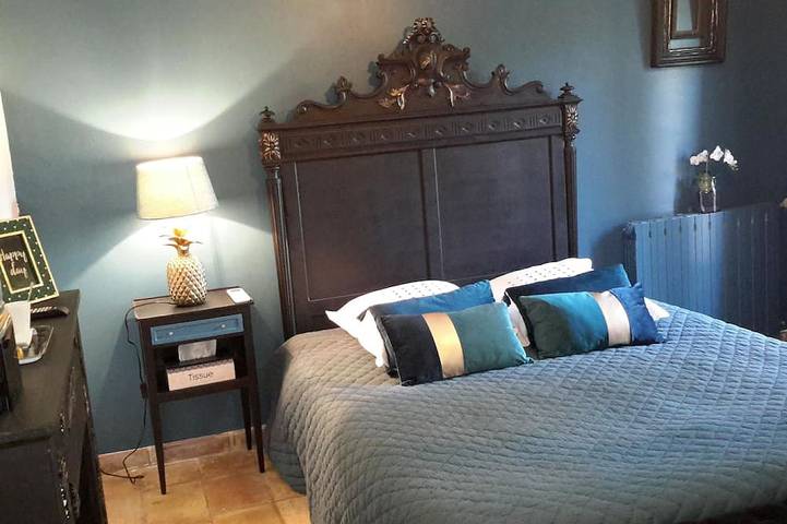 Location de vacances pour 8 personnes, avec jardin et terrasse à Aramon - 2