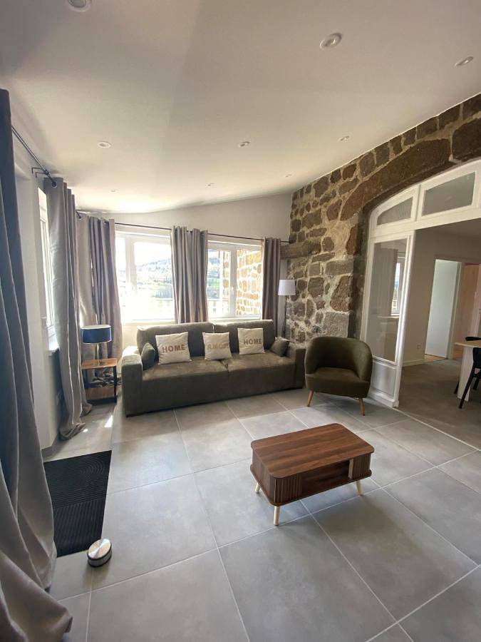Appartement entier, La Forteresse des Demoiselles in Polignac, Haute-Loire