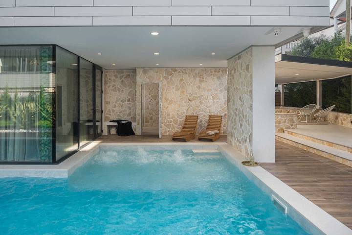 Villa pour 10 personnes, avec sauna et piscine ainsi que jardin et balcon à Funtana - 3