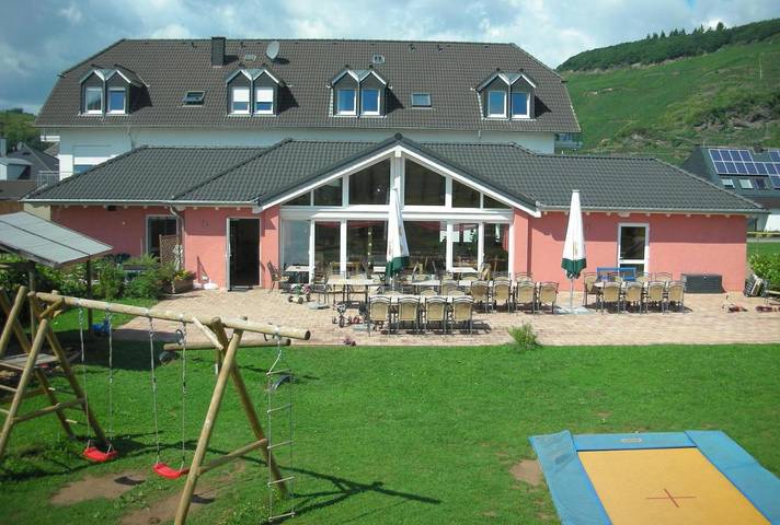 Ferienwohnung für 5 Personen, mit Ausblick und Garten