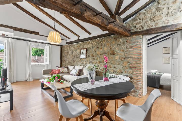 Casa Las Indianas 'Apartamento 3' con vistas a la montaña, jardín privado y Wi-Fi in Renedo de Cabuérniga, Cabuérniga