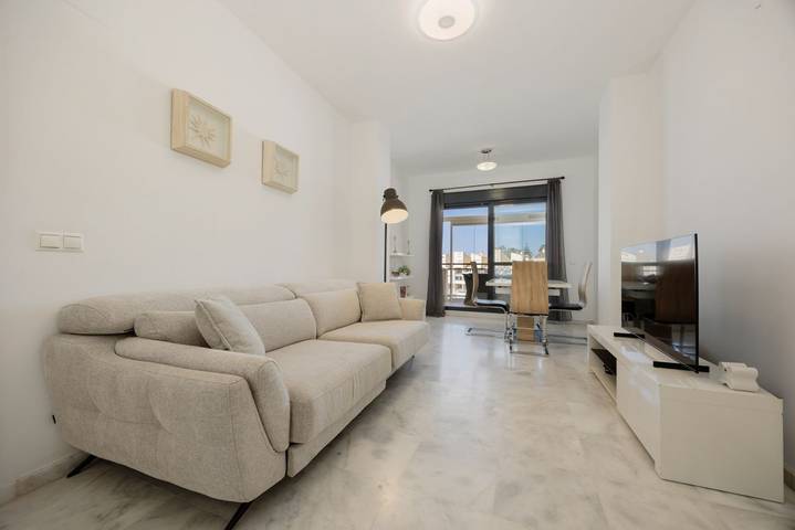 Ferienwohnung für 4 Personen, mit Pool und Meerblick sowie Balkon/Terrasse, mit Haustier in Estepona - 2