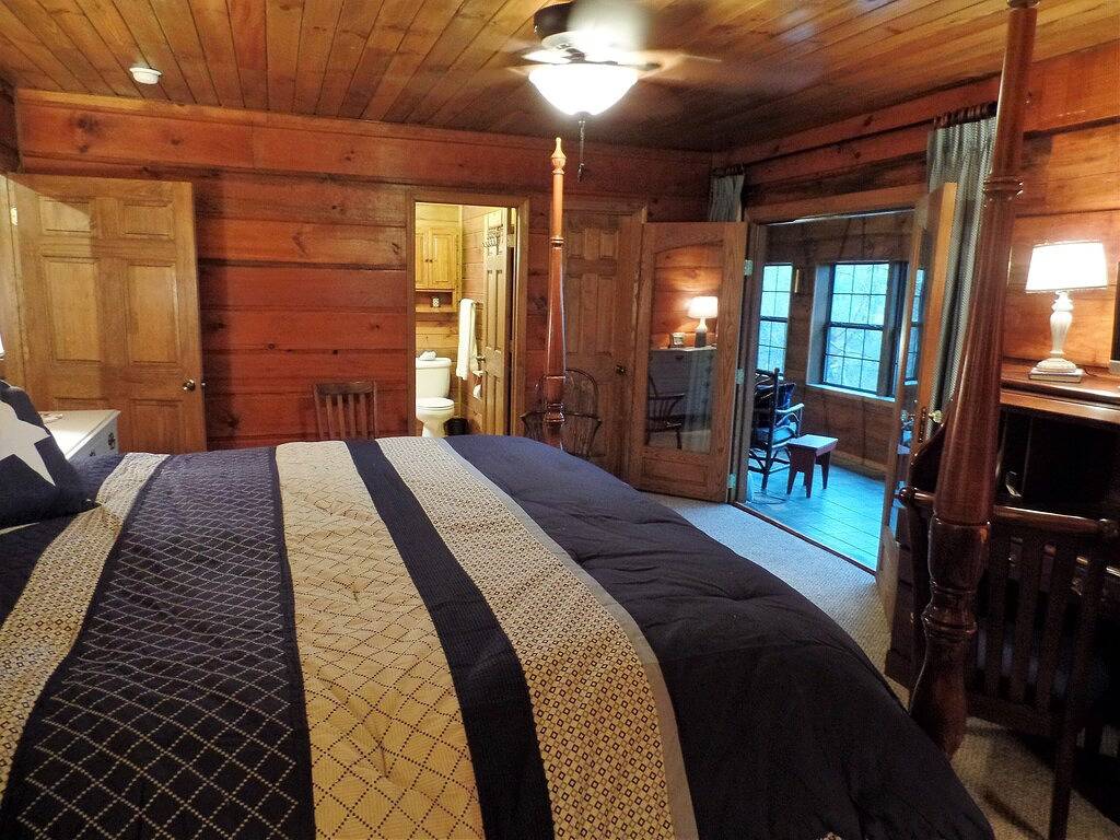 Lake Front Lodge mit schönem Blick auf den See und 5 Schlafzimmer und 5 Bäder in Monroe County (TN)