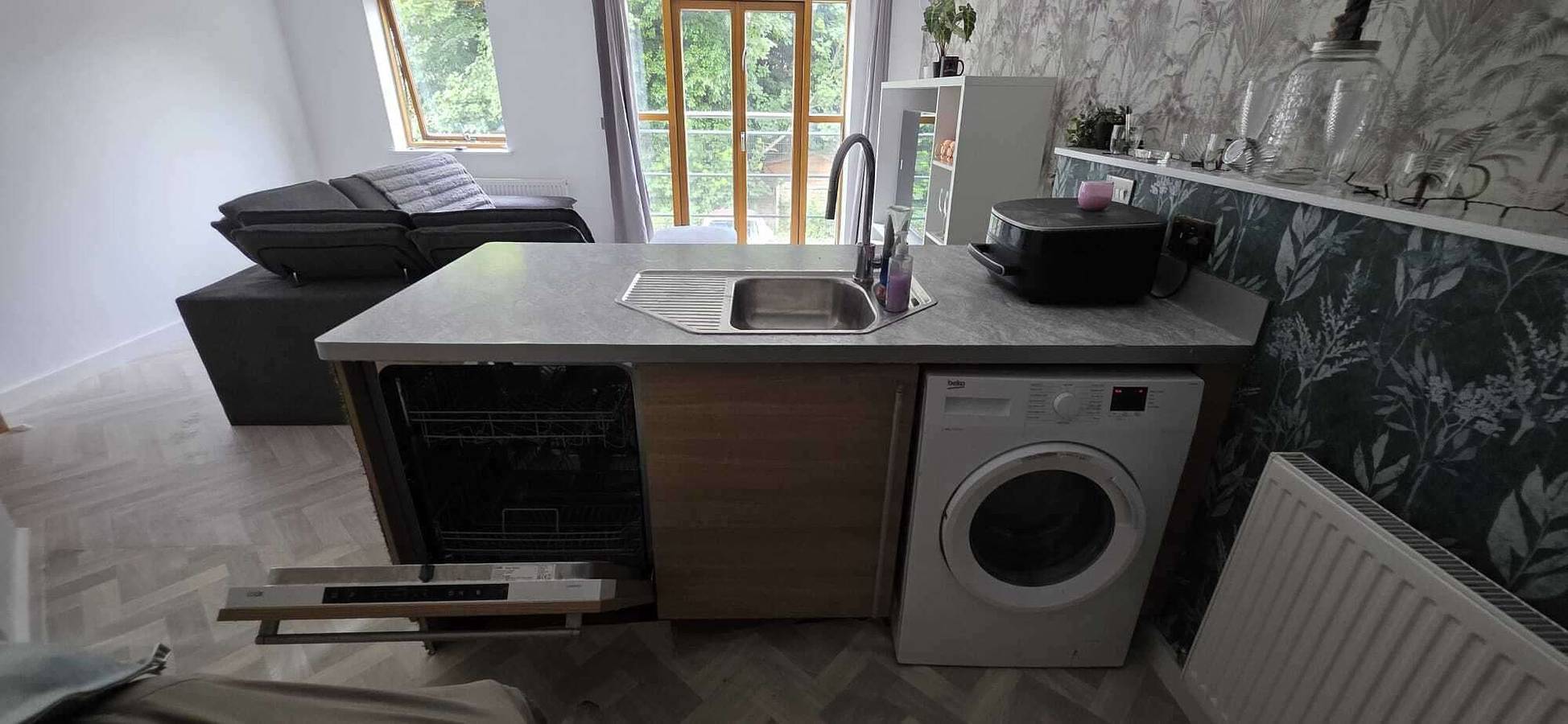 Entire holiday apartment, Pet Friendly 2-Bed Apt, Sleeps 3 with Parking in South Yorkshire
