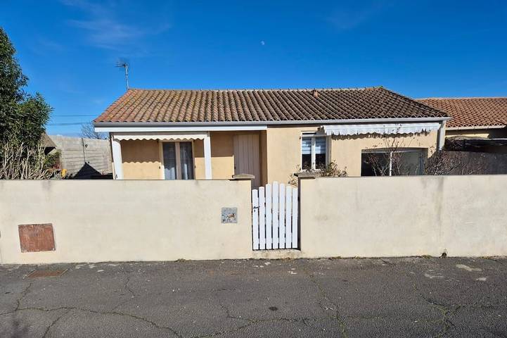 Villa für 6 Personen, mit Terrasse und Garten - 1