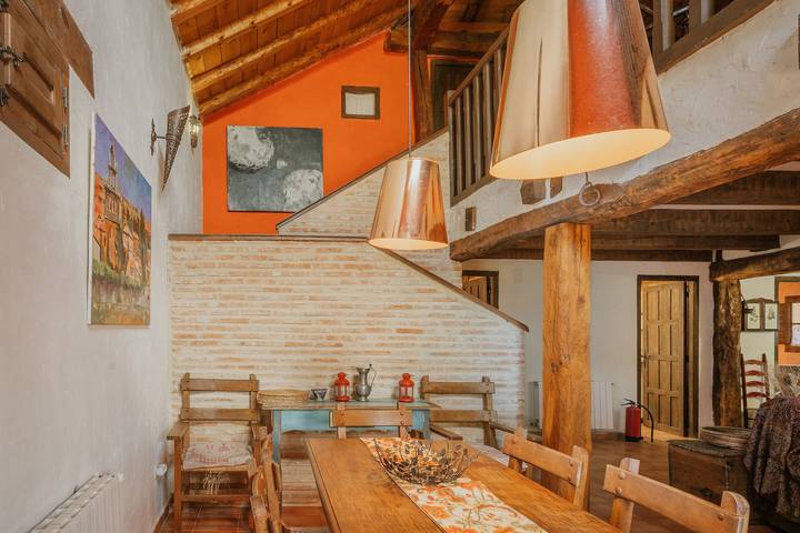 Casa La Romana – Berghaus mit privater Terrasse und Gartenblick in Ayllón, Segovia Provinz