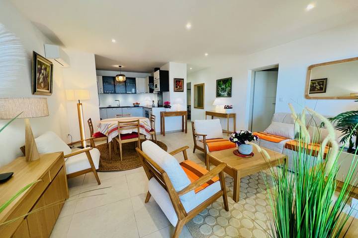 Gîte pour 4 personnes, avec terrasse, adapté aux familles dans Le Vieux Phare Du Grau Du Roi - 2