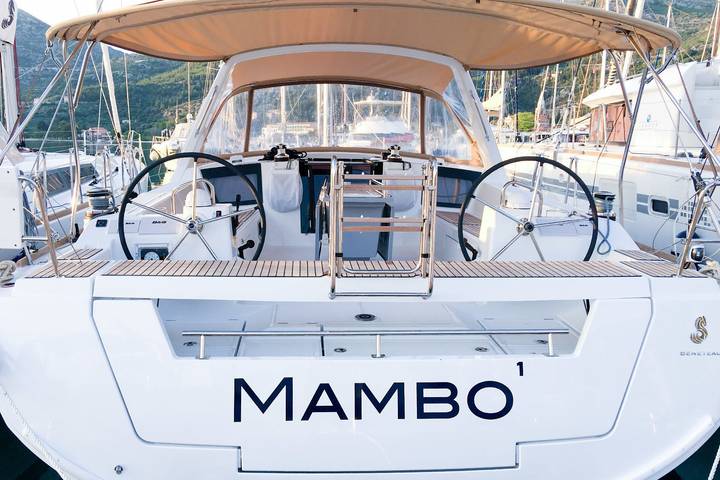 Bateau pour 6 personnes dans Tivat - 4
