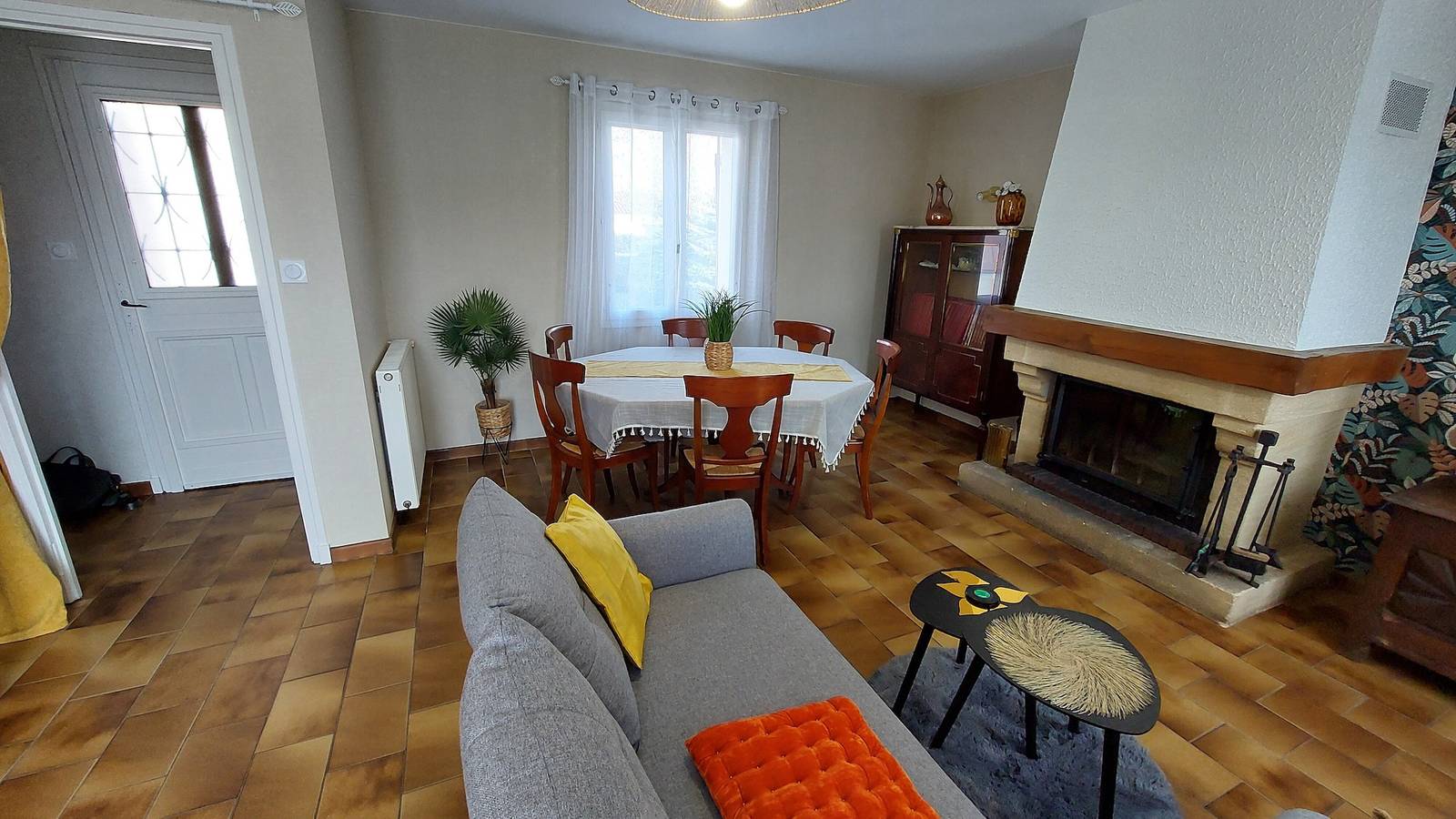 Gîte cosy avec jardin et cheminée à Ytrac proche A in Ytrac, Région d'Aurillac