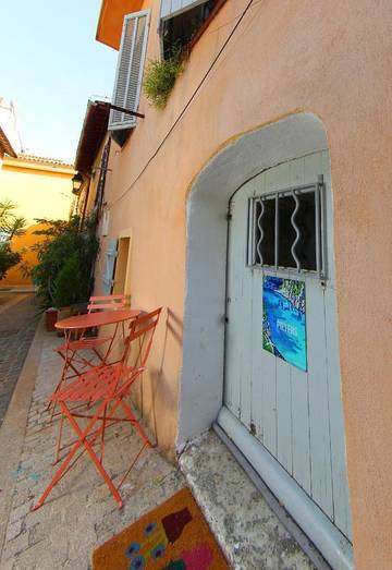 Gîte pour 2 personnes, avec terrasse dans Office De Tourisme De Cassis
