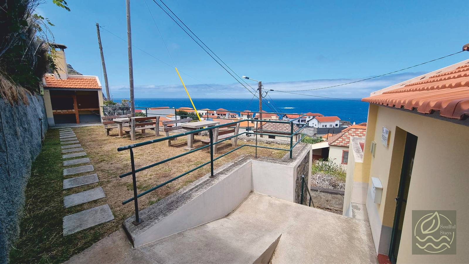 Ferienhaus 'Blissful Haven - Soulful Stays' mit Meerblick, privater Terrasse und Wlan in Porto Moniz, Madeira