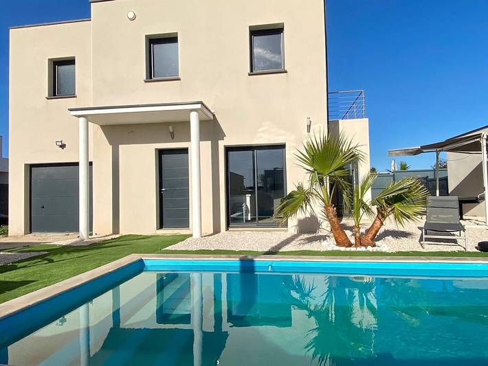 Villa for 8 people, with pool and garden - 1