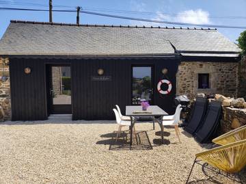 Gîte pour 4 personnes, avec jardin à Plourivo