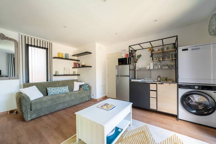 Monolocale intero, Appartamento "Le Cocon des Oliviers" con terrazza privata, Jacuzzi, Wi-Fi e aria condizionata in Salernes, Draguignan e dintorni