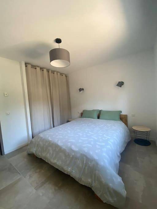 Location de vacances pour 6 personnes, avec jardin à Saint-Laurent-des-Arbres - 4