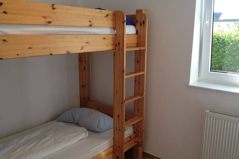 Ganze Wohnung, Ferienwohnung 800 vom Ostseestrand und am Naturschutzgebiet! in Barendorf, Dassow