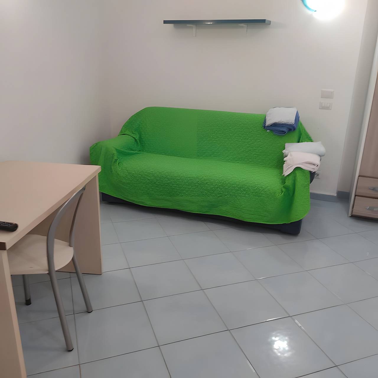Appartamento intero, Appartamento '3 Vista Giardino' con Giardino in Comune, Wi-Fi e Aria Condizionata in Ischia Città, Ischia