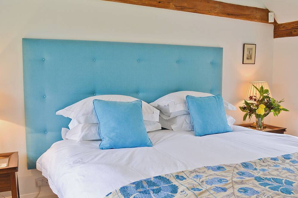 4 bedroom accommodation in Hildenborough, near Tonbridge in Leigh (Kent), Kent