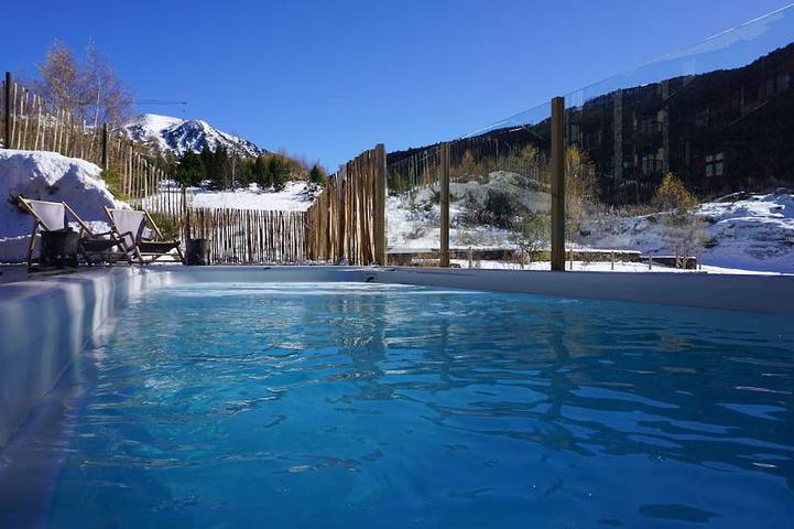 Hostel for 33 people, with sauna and garden in Andorra
