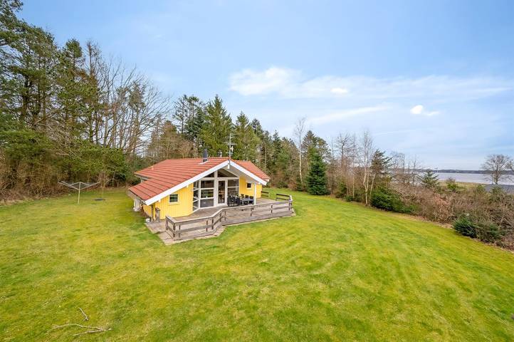 Nice home in Højslev w/ WiFi, 3 Bedrooms and Sauna in Strandet, Limfjord in Westjütland