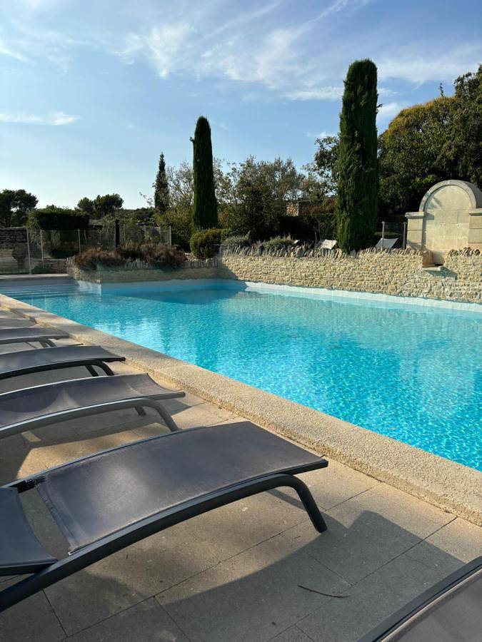 Location de vacances pour 6 personnes, avec piscine et terrasse dans Village de Gordes