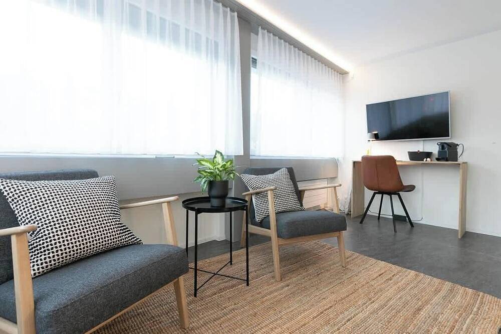 Ganze Wohnung, Studio modern red (3) mit Dusche (plus Küche zur gemeinsamen Nutzung) in St. Gallen, Zürich Voralpen