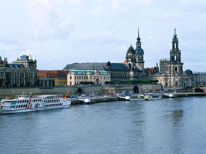 Hotel für 3 Personen, mit Ausblick in Residenzschloss - 2