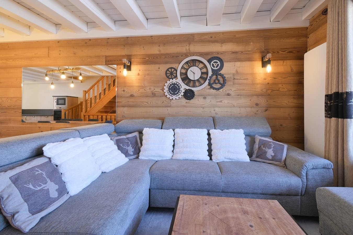 Ganze Wohnung, Appartement 'Lesetoilesdelaplagne Chalet 17' mit Bergblick und Balkon in Belle Plagne, La Plagne-Tarentaise