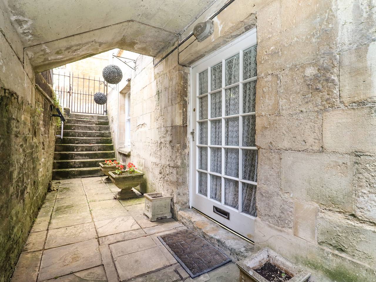 Entire apartment, Dollar Ward House Basement in Cirencester, Gloucestershire