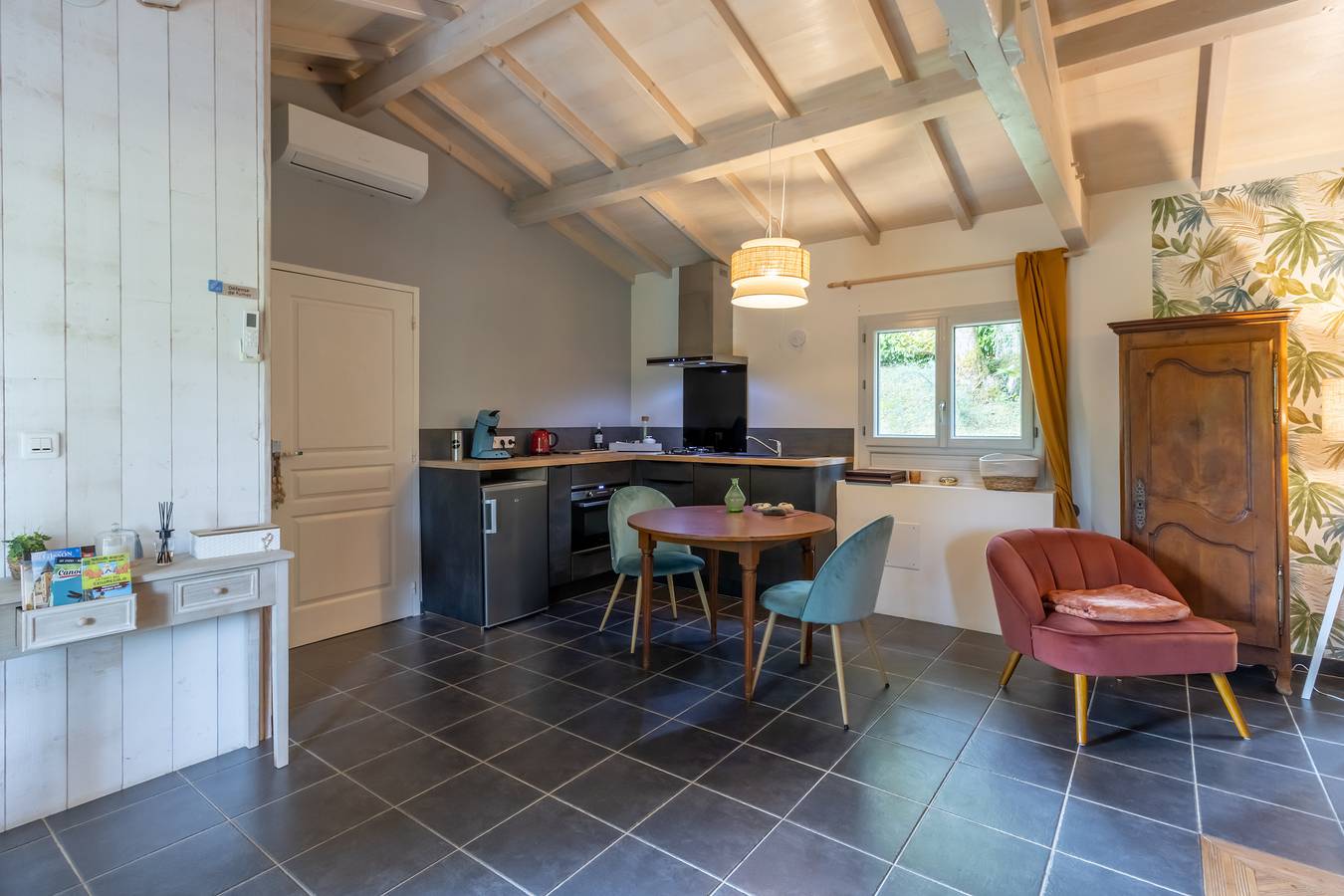 Chalet La Truffe – Romantique avec spa privé, terrasse, jardin, petit-déj & clim in Saint-Cybranet, Périgord Noir