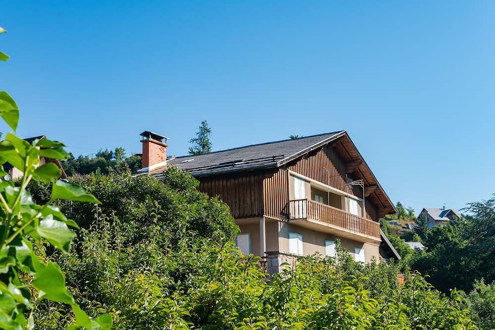 Apartamento entero, Apartamento 6-8 pers. en villa zona residencial de Embrun view *** in Embrun (Altos Alpes), Parque Nacional de los Ecrins