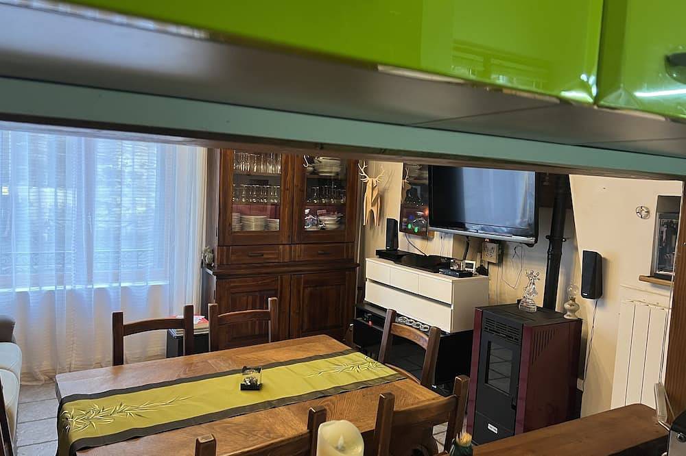 Maison en Centre Ville, Avec Jardin, 6 Personnes, Métro, Tram, bus in Villejuif, Valle del Marne