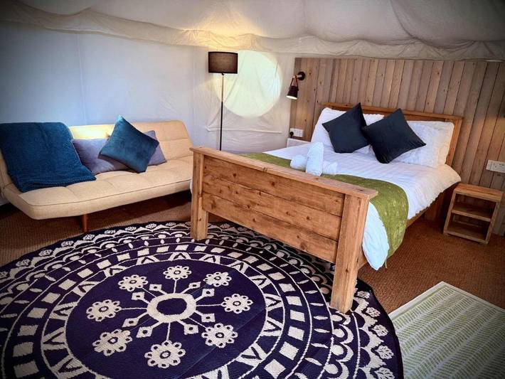 Holiday rental for 4 people, with terrace and garden as well as view in Doncaster