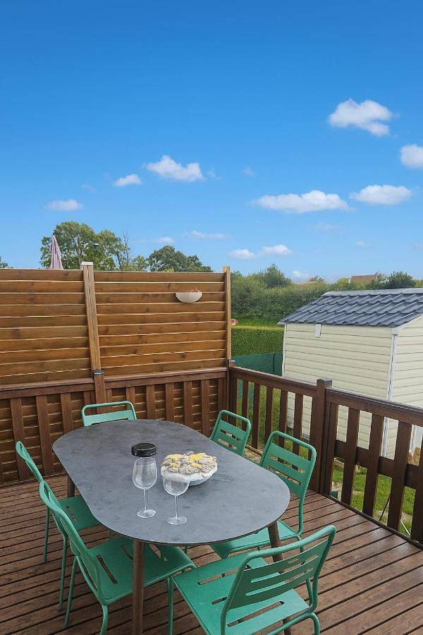 Camping pour 4 personnes, avec jardin et terrasse, animaux acceptés