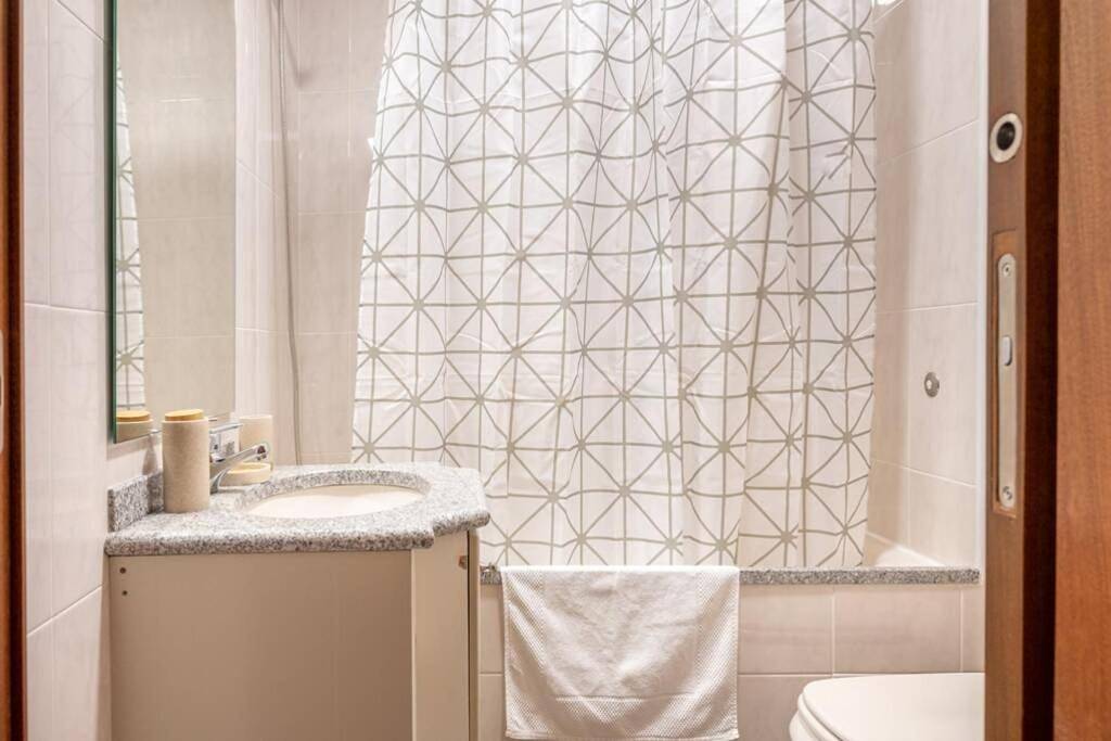 Ganze Wohnung, Three-Bedroom Apartment in Furadouro, Ovar