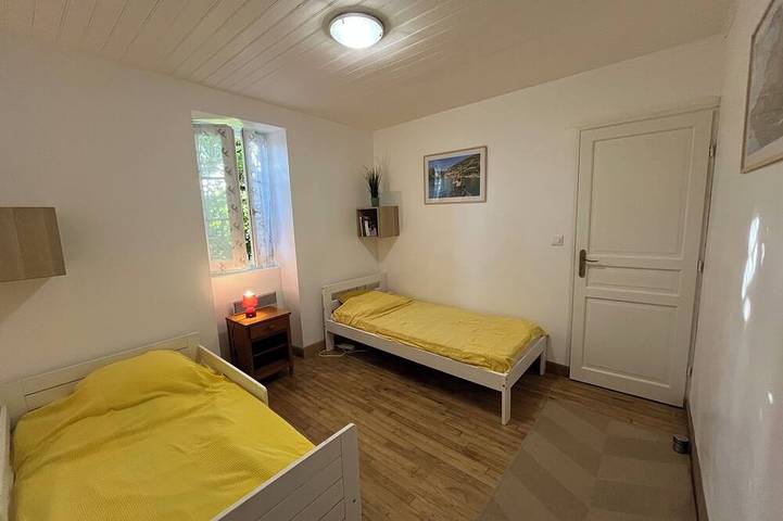 Gîte pour 4 personnes, avec jardin ainsi que terrasse et piscine à Coux-et-Bigaroque - 3