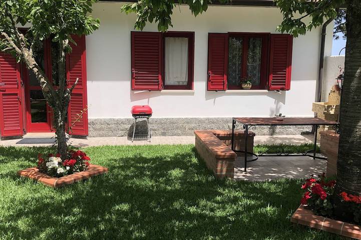 Casa vacanza per 7 persone, con giardino, con animali domestici - 1
