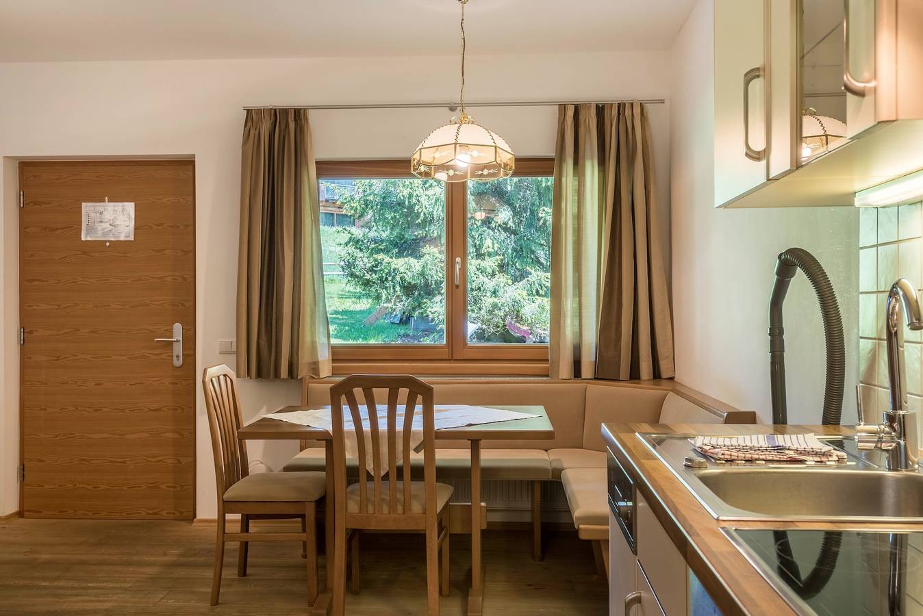 Ganze Wohnung, Ferienwohnung "Ferienparadies Sabina Puflatsch" im Naturpark direkt an der Seiser Alm in Compatsch, Kastelruth