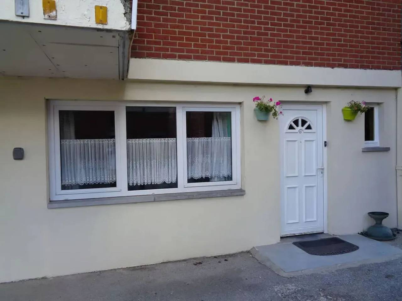 Studio entier, Appartement Philippeville 18 m² Jardin in Philippeville, Parc Naturel Viroin Hermeton