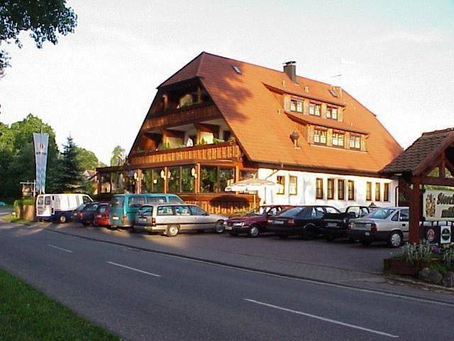 Hotel für 3 Personen, mit Balkon und Terrasse sowie Garten und Seeblick in Hohenlohe - 3