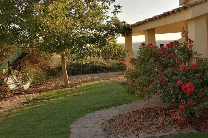 Incantu,casa vacanze in montagna con giardino e vista -Sardegna in Seulo, Barbagia