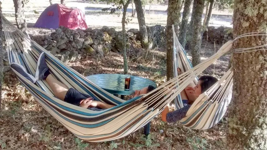 Camping para 4 personas, con vistas además de terraza y jardín, Se admiten mascotas - 1