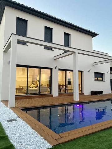 Cottage pour 8 personnes, avec jardin et piscine, animaux acceptés à Villetelle