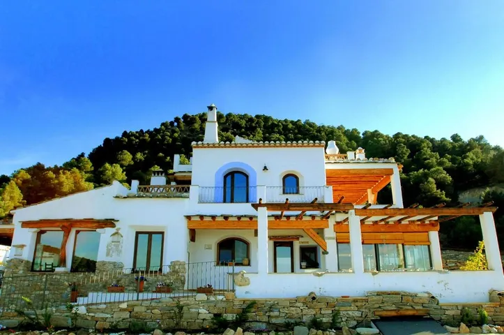 Country house for 3 people, with pool and view as well as garden - 1