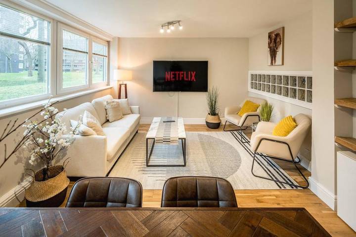 Villa für 8 Personen, mit Balkon in London