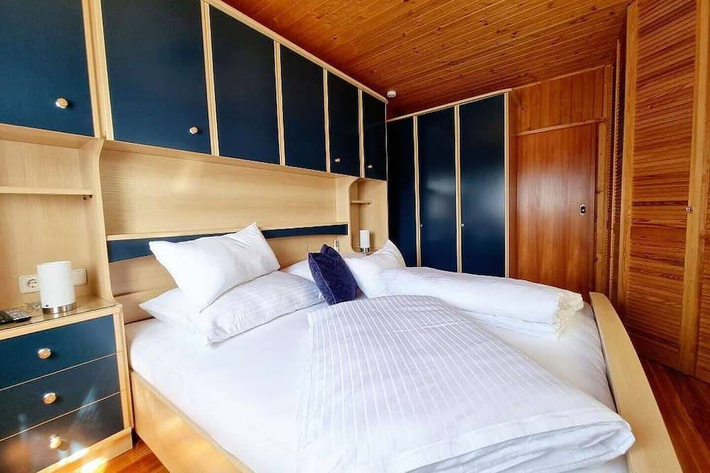 Exklusives Ferienhaus (Bungalow) am privaten Badesee bei Villach in Kärnten in St. Magdalen (Villach), Villach