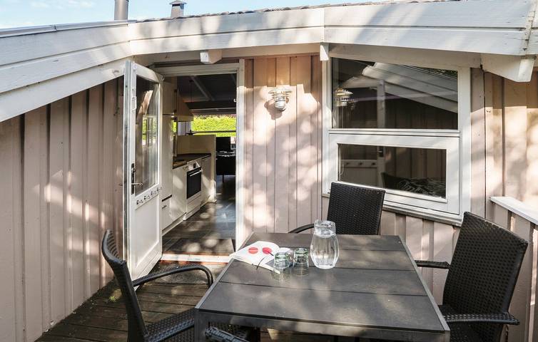 Feriehus for 8 personer med jacuzzi in Pøt Strandby, Lillebælt